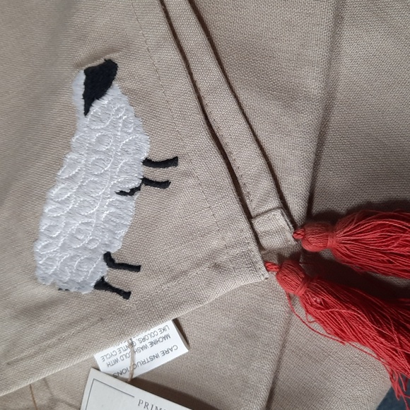 Table Cloth Farm Farmhouse Country Cow Pig Chicken Lamb Embroidered Linen Tassel - Picture 4 of 8